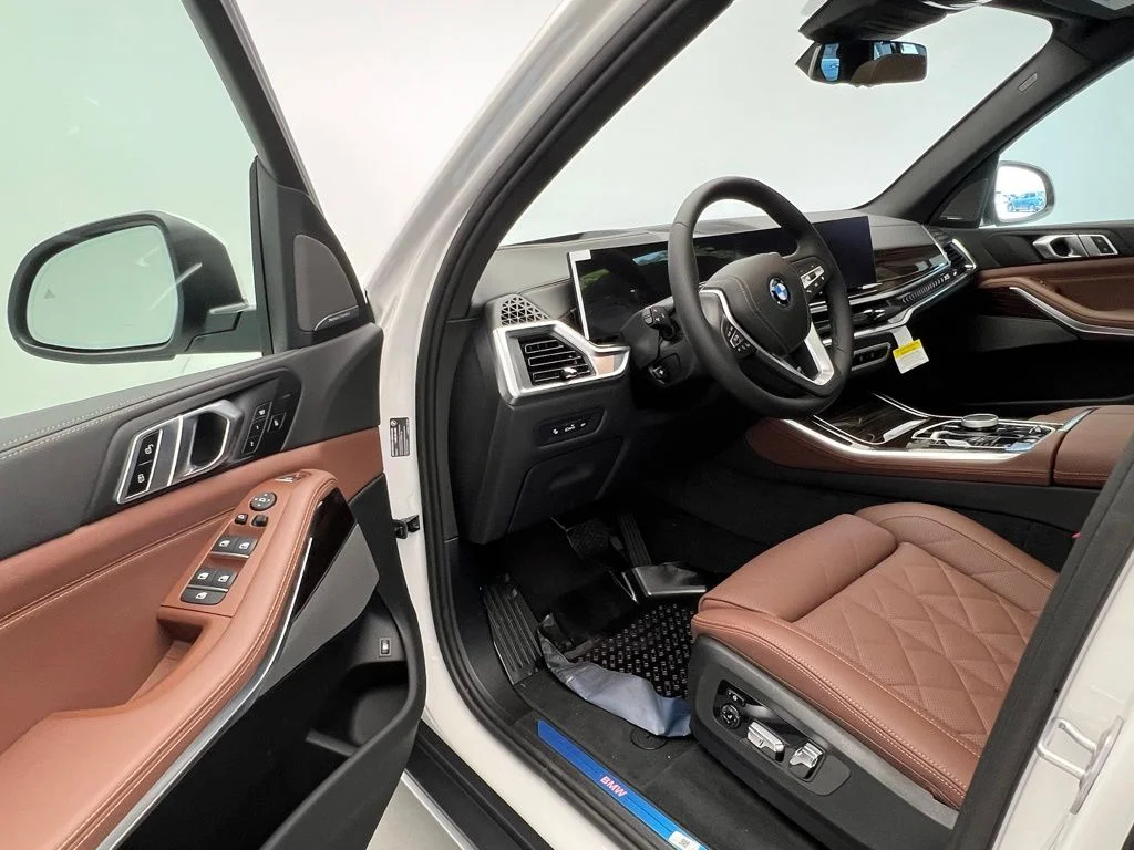 New 2026 Alpine White BMW xDrive50e image 22