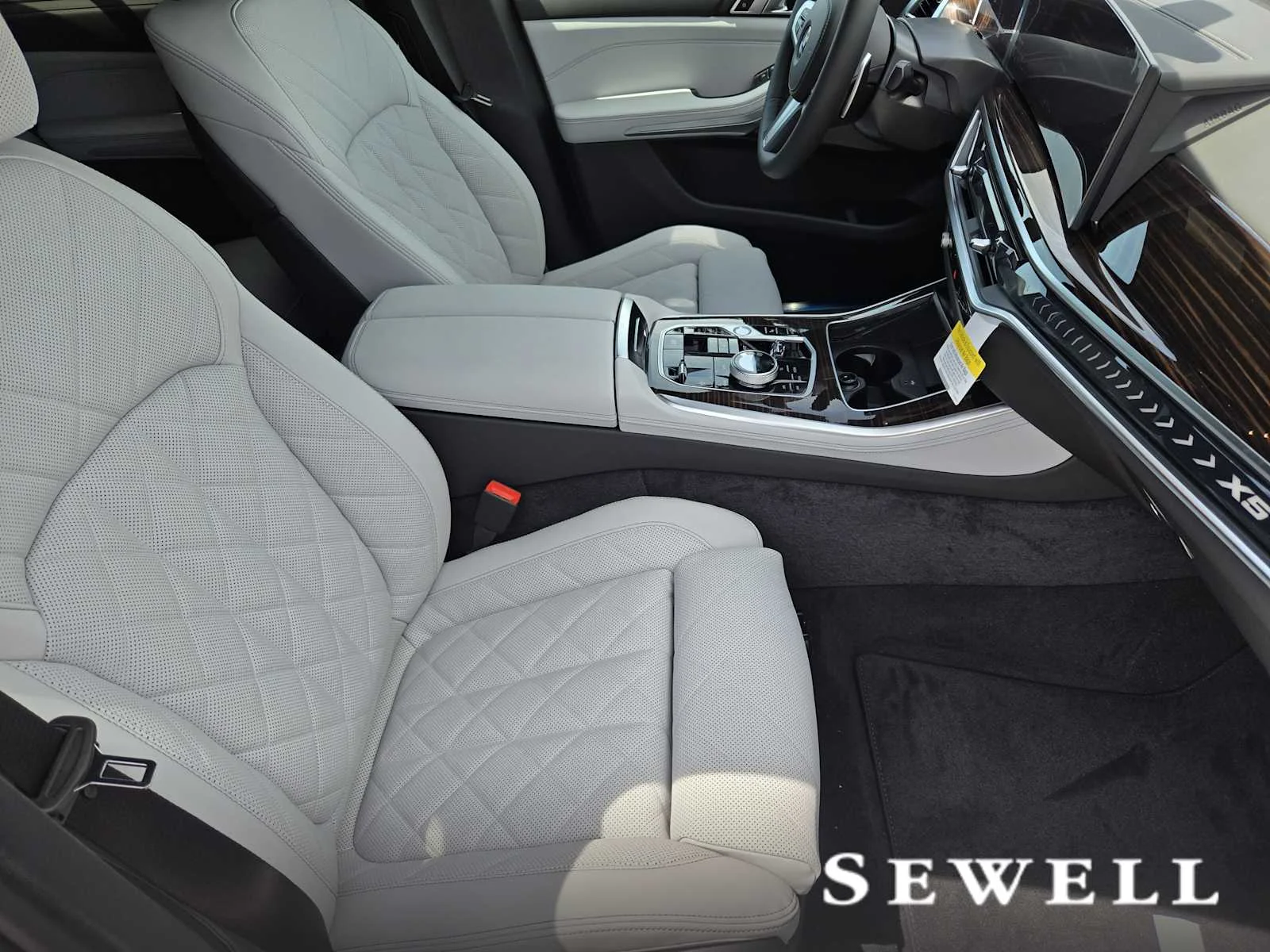 New 2026 Skyscraper Grey Metallic BMW xDrive40i image 5