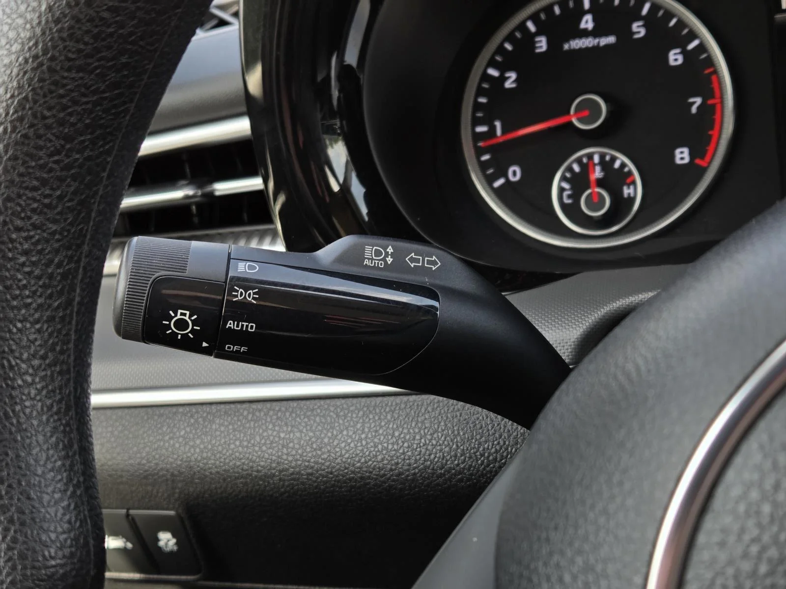 Used 2024 Gravity Gray Kia LXS image 20