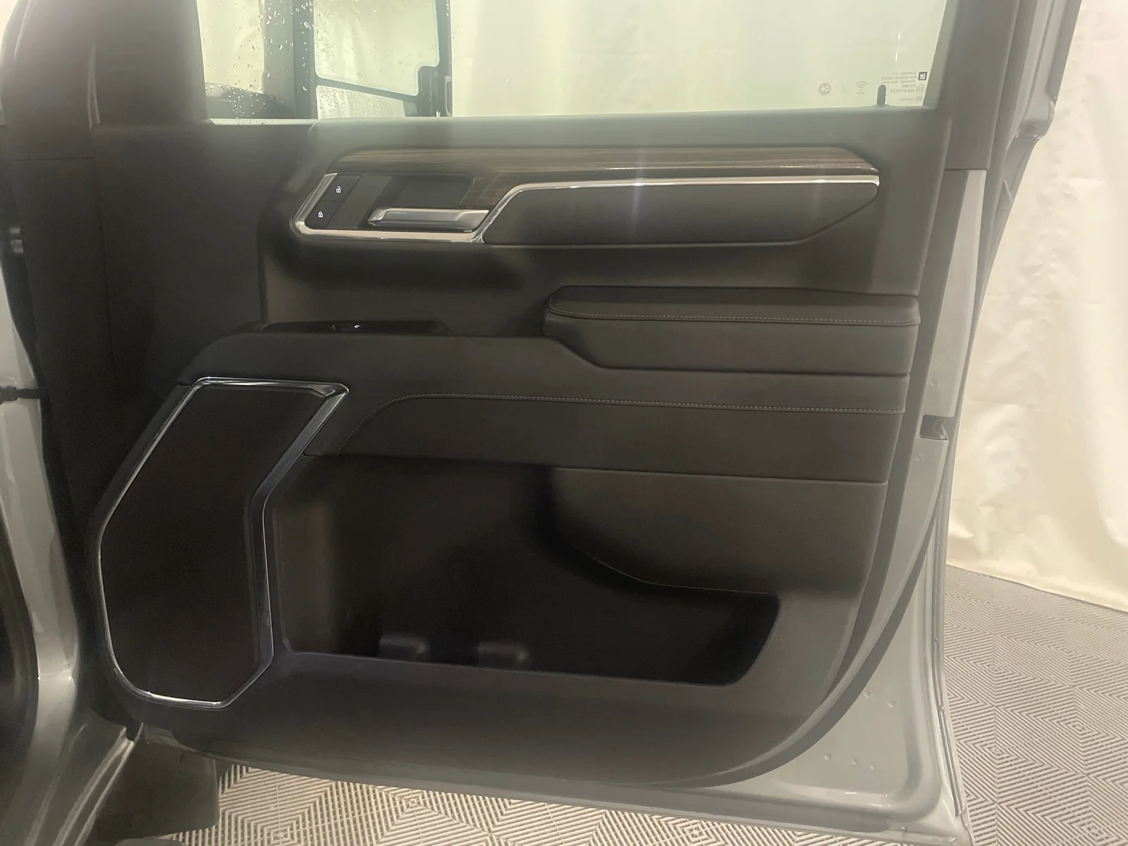 Used 2024 Sterling Gray Metallic Chevrolet LT image 24