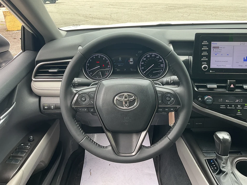 Used 2023 Ice Cap Toyota SE image 11
