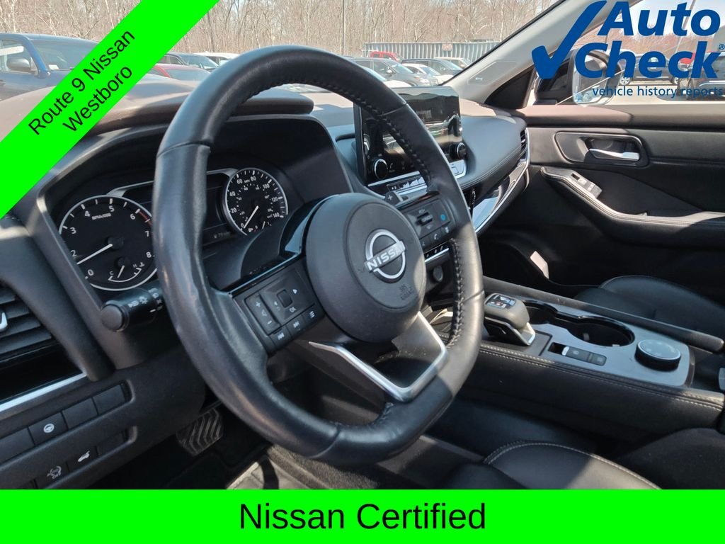 Used 2023 Black Nissan SL image 19
