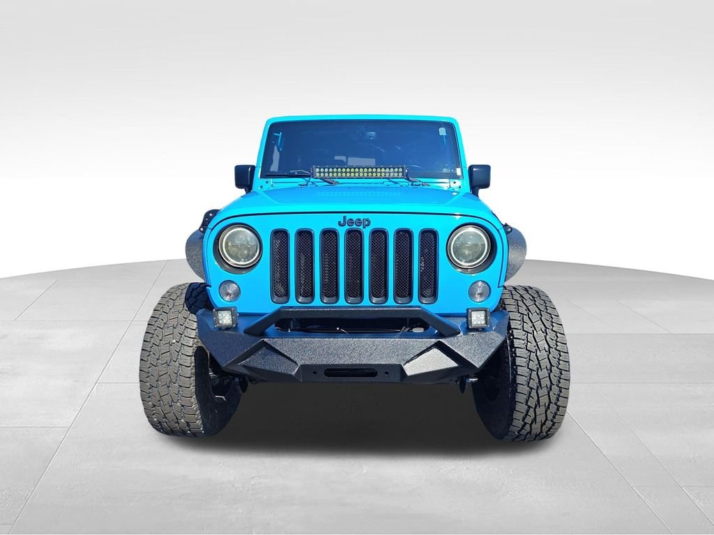 Used 2017 Blue Jeep Sahara image 8