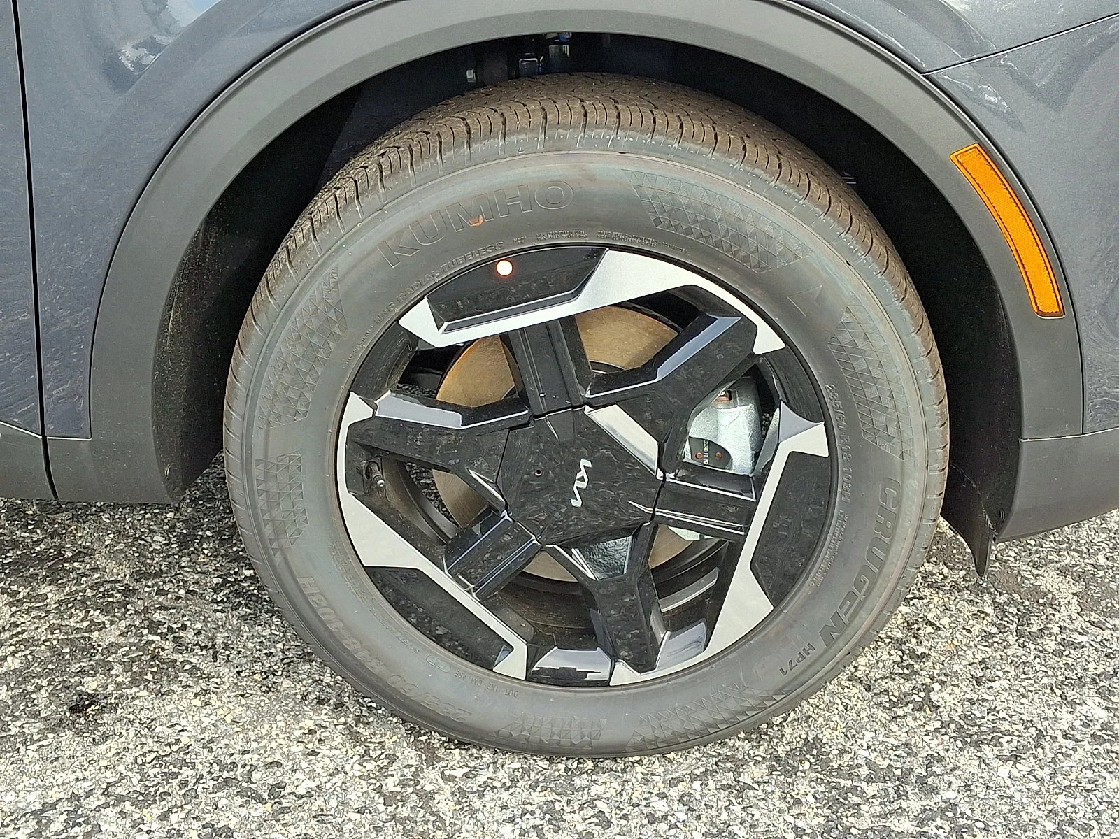 New 2027 Gray Kia S image 10