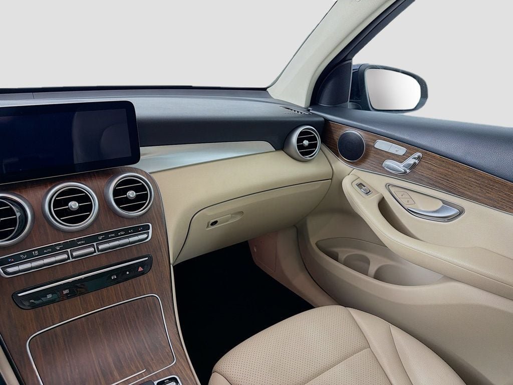 Used 2022 Lunar Blue Metallic Mercedes-Benz GLC 300 4MATIC® SUV image 25
