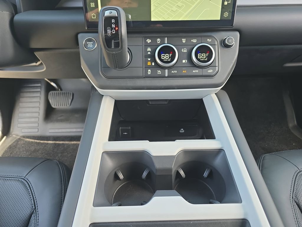 New 2026 Santorini Black Land Rover S image 26