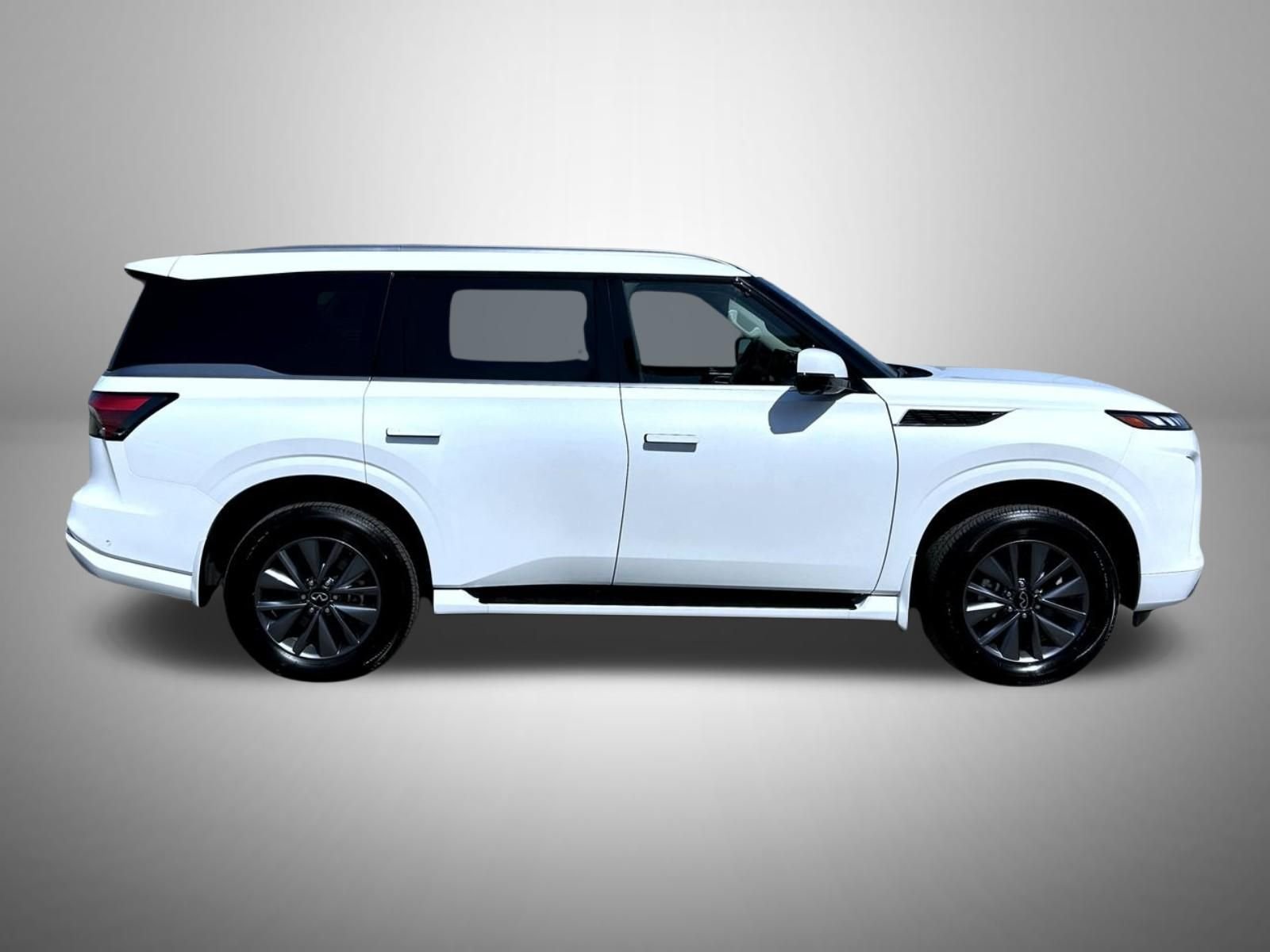 Used 2026 White INFINITI PURE image 4