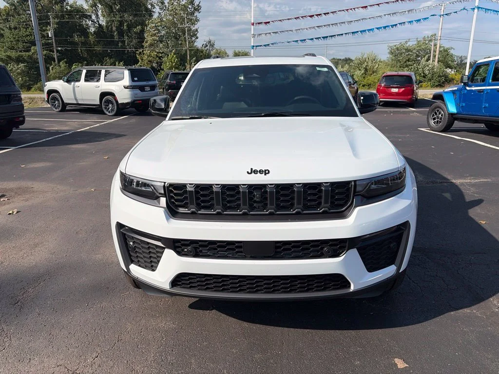 New 2026 White/off-white Jeep  image 3