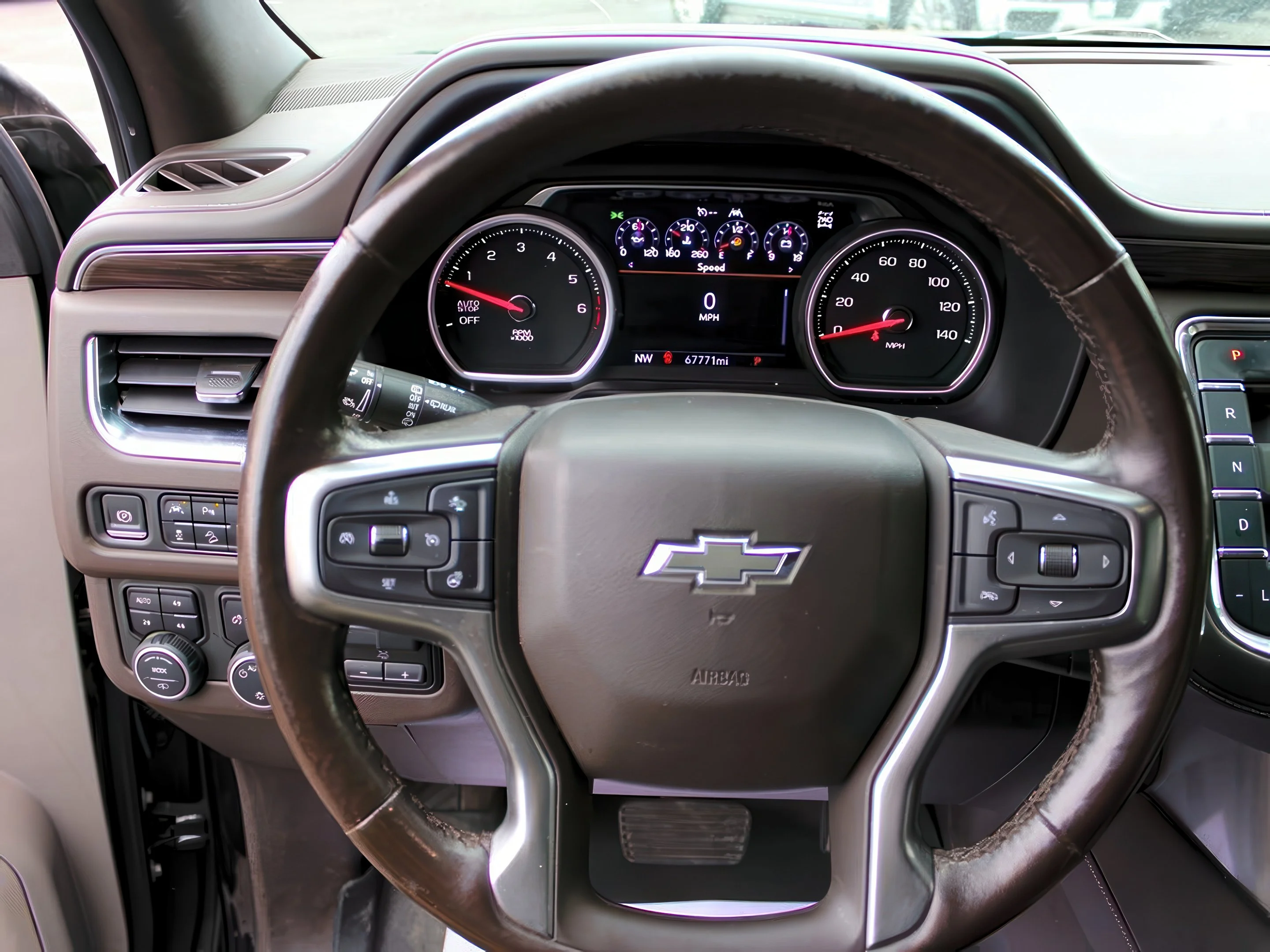 2021 Chevrolet Suburban Z71 - Photo 16