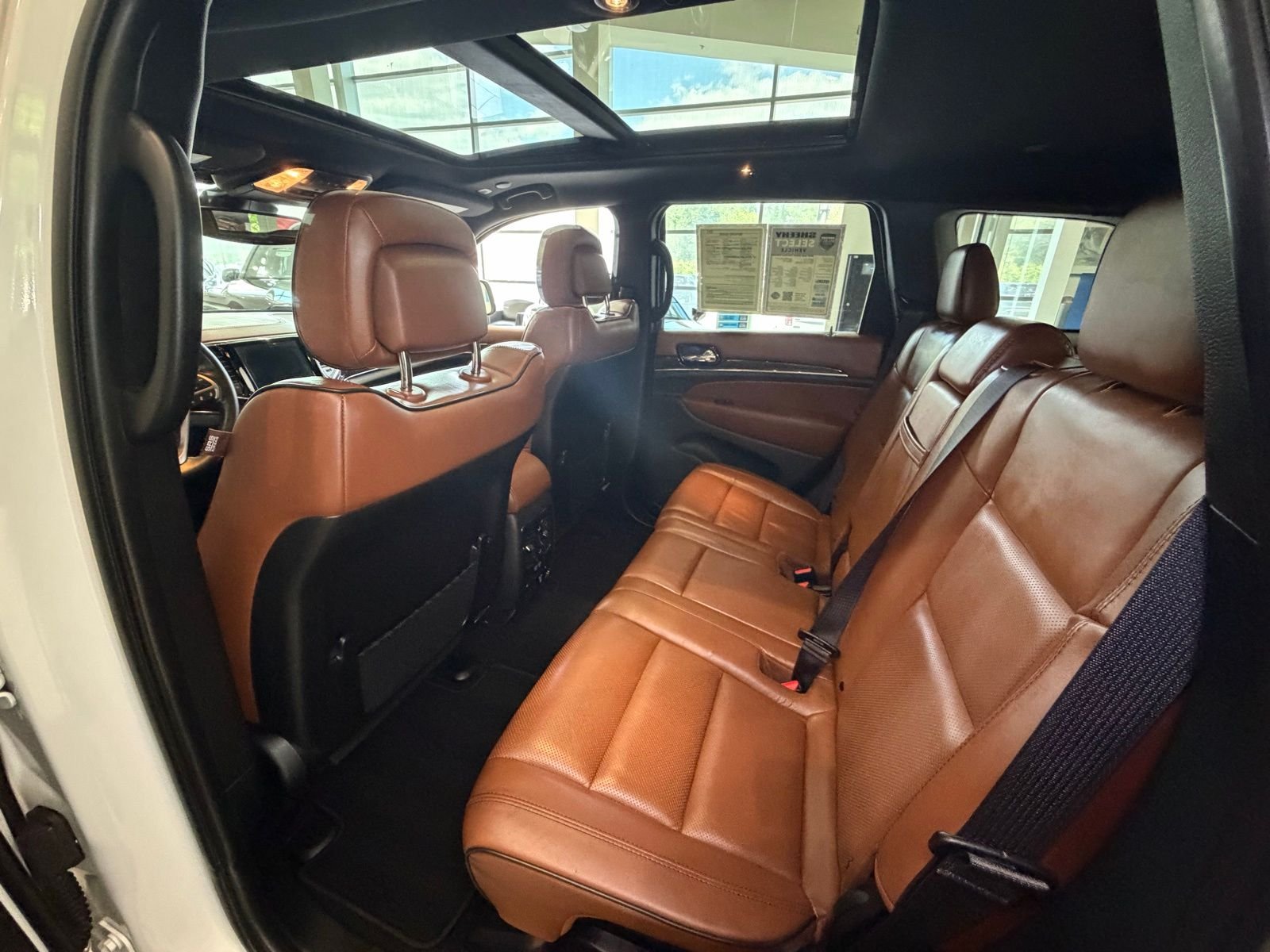 Used 2020 Off-white Jeep Overland image 6