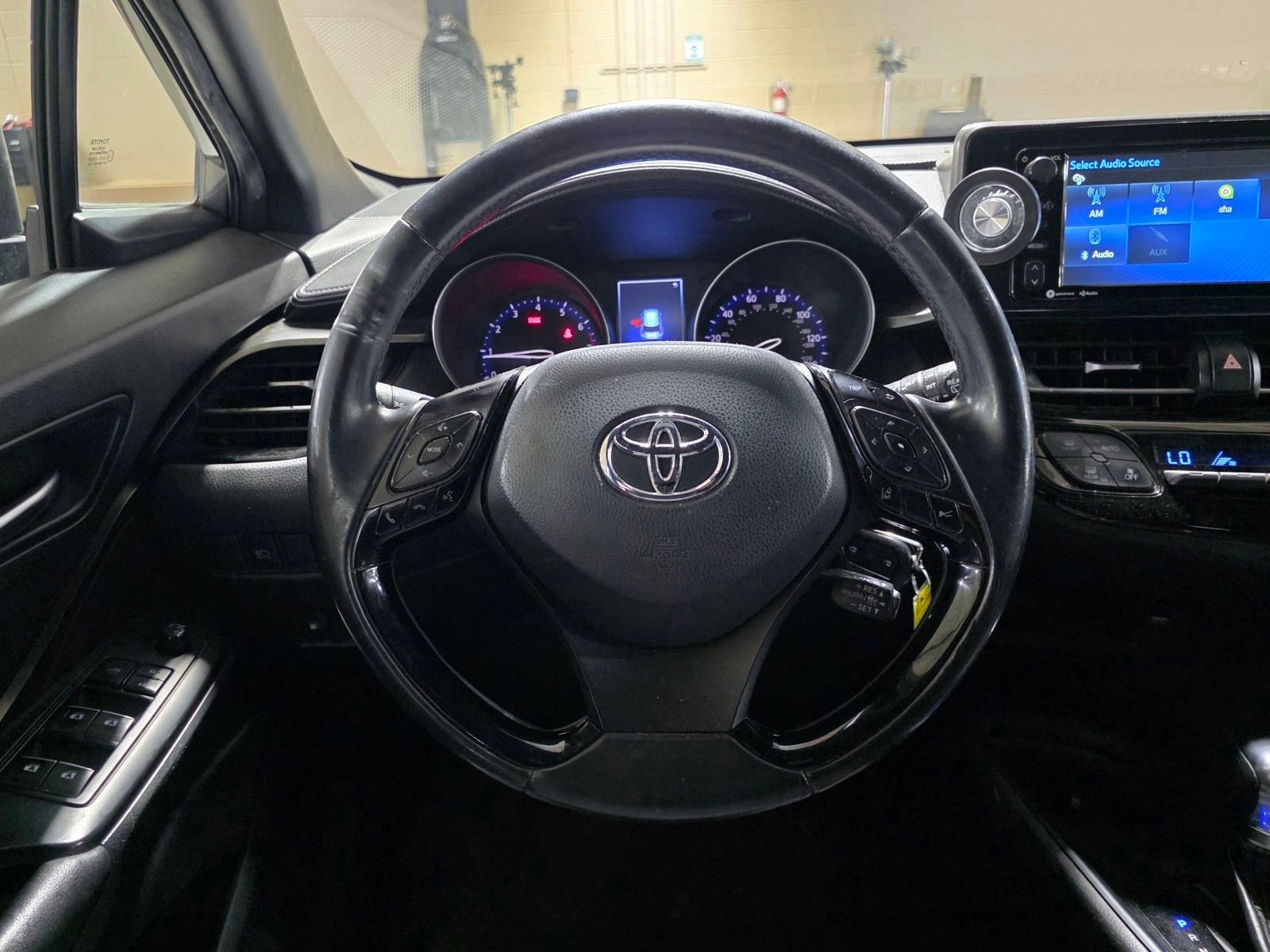 Used 2018 Magnetic Gray Metallic Toyota XLE image 20