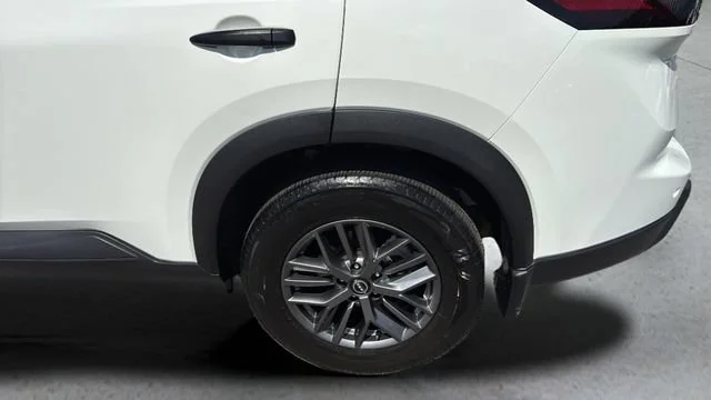 Used 2025 White/off-white Nissan S FWD image 35