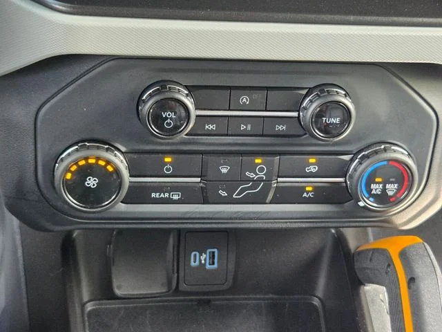 Used 2022 White Ford Badlands image 19