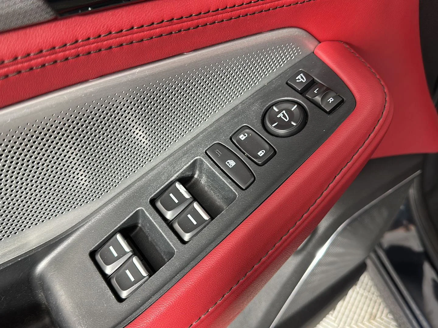 Used 2025 Majestic Black Pearl Acura SH-AWD w/A-SPEC image 8