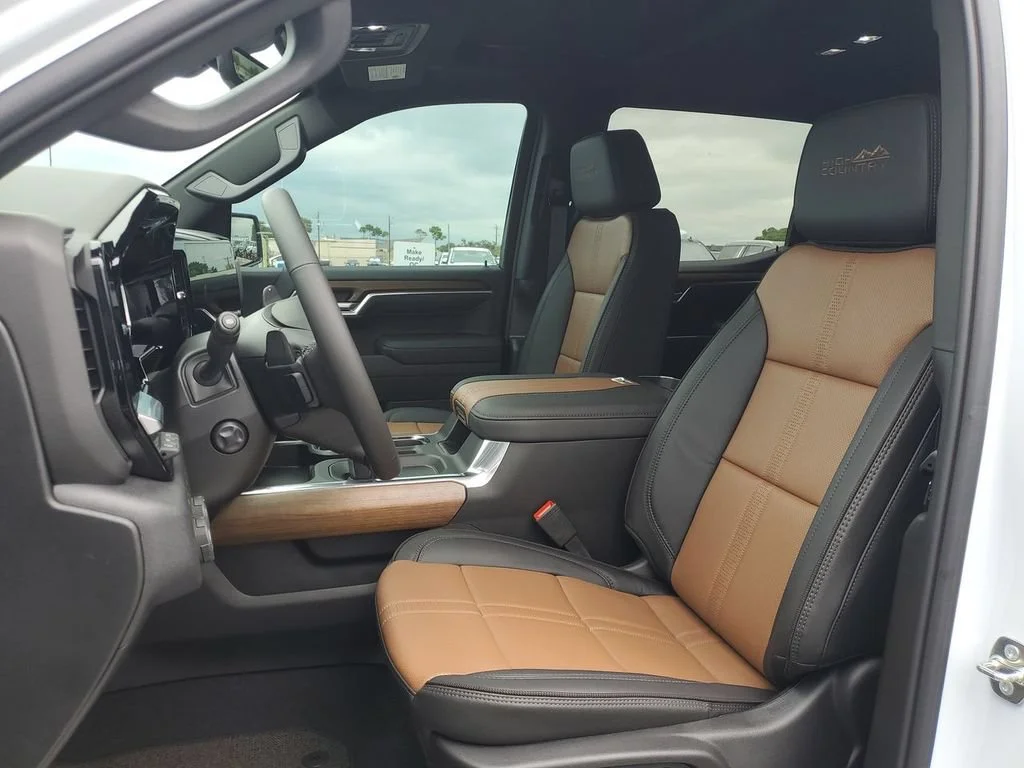 New 2026 Polar White Tricoat Chevrolet High Country image 26