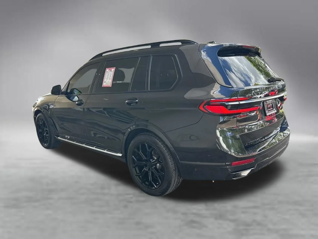 Used 2024 Black BMW xDrive40i image 4