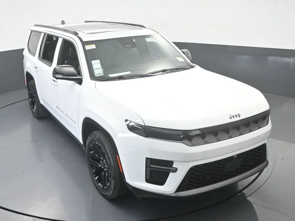 New 2026 Bright White Clear-Coat Exterior Paint Jeep Limited Reserve image 58
