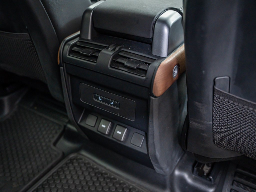 Used 2024 Gondwana Stone Metallic Land Rover X-Dynamic SE image 47