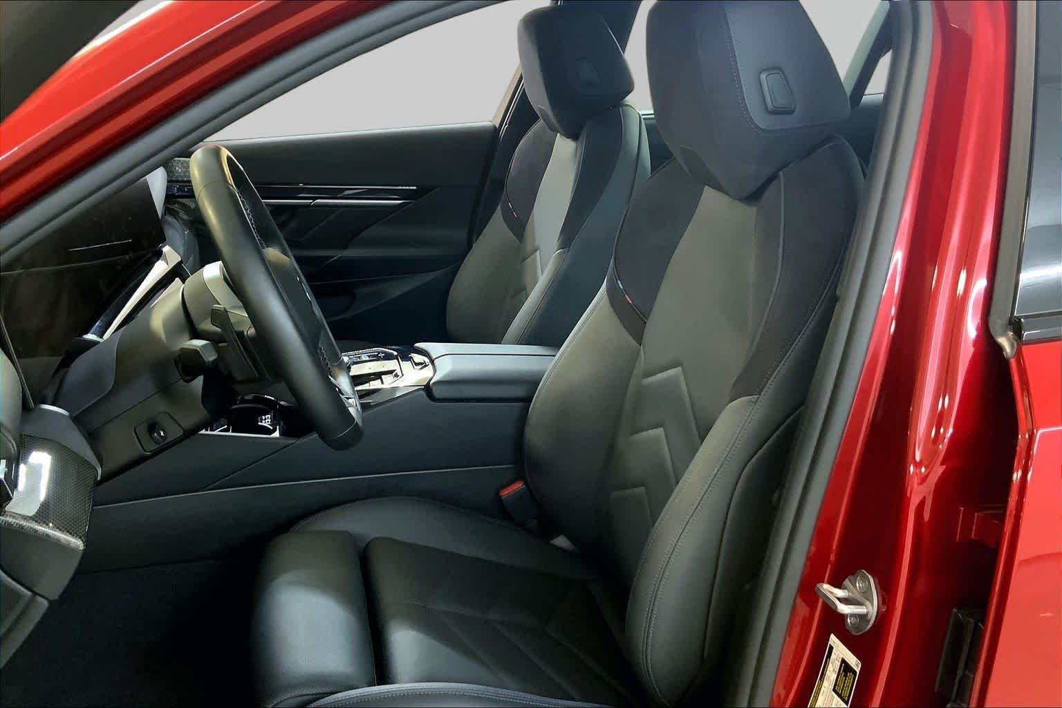 Used 2024 Vegas Red Metallic BMW M60 image 7