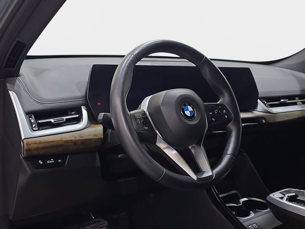 Used 2023 Green BMW xDrive28i image 19