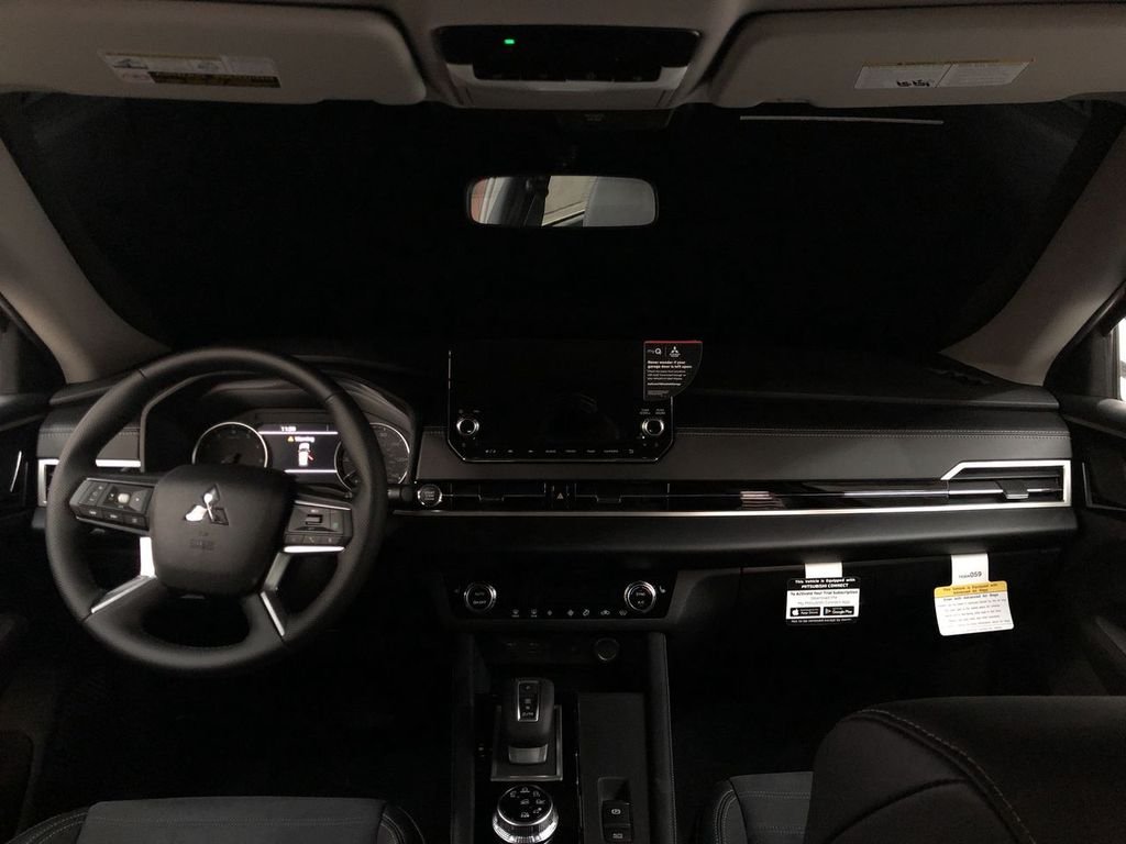 Used 2022 Red Diamond Mitsubishi SE image 11