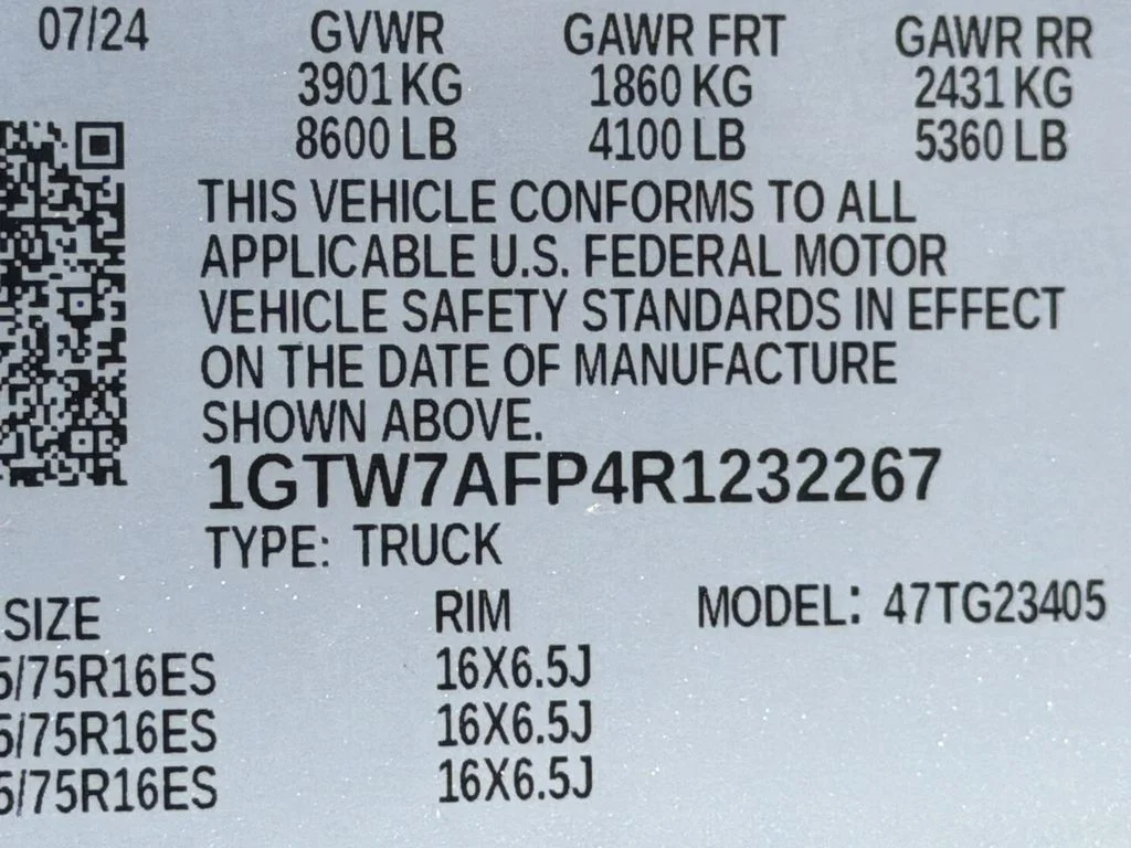 Used 2024 White GMC Work Van image 29