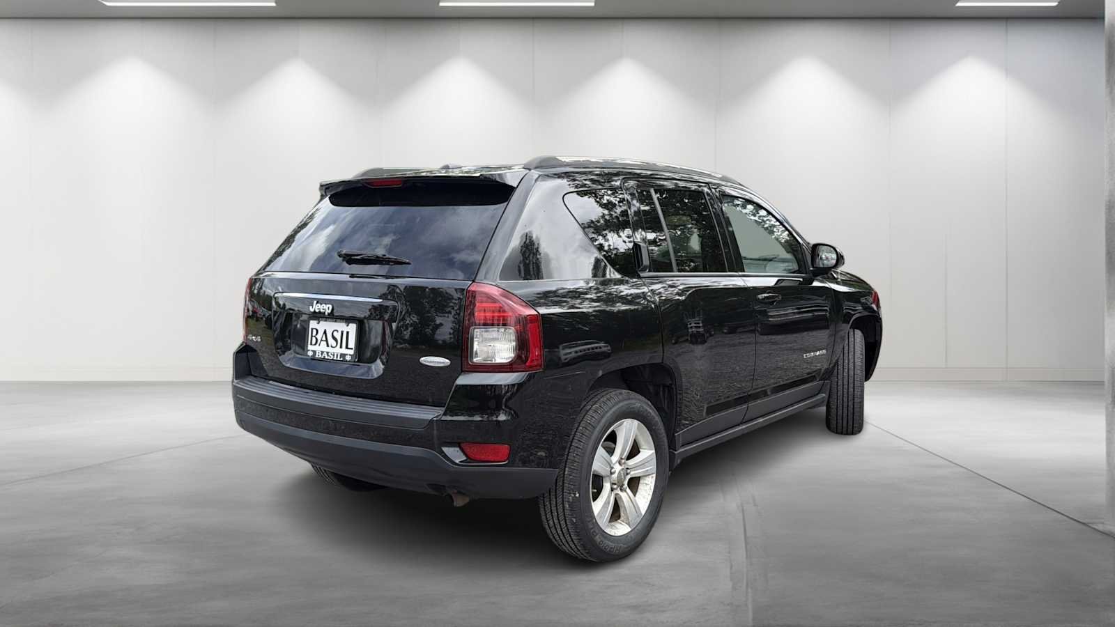 Used 2014 Black Clearcoat Jeep Latitude image 7
