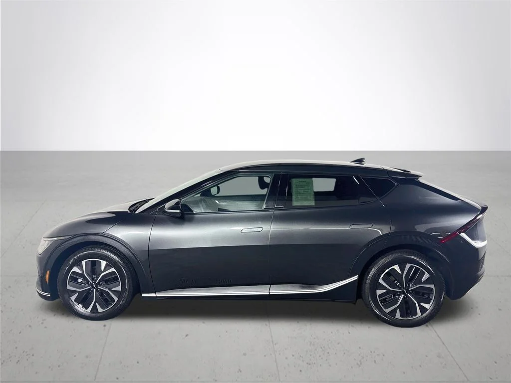 Used 2024 Gray Kia Light image 9