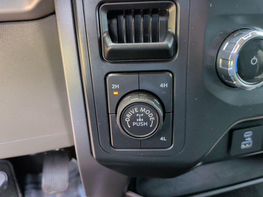 Used 2022 White Ford XLT image 25