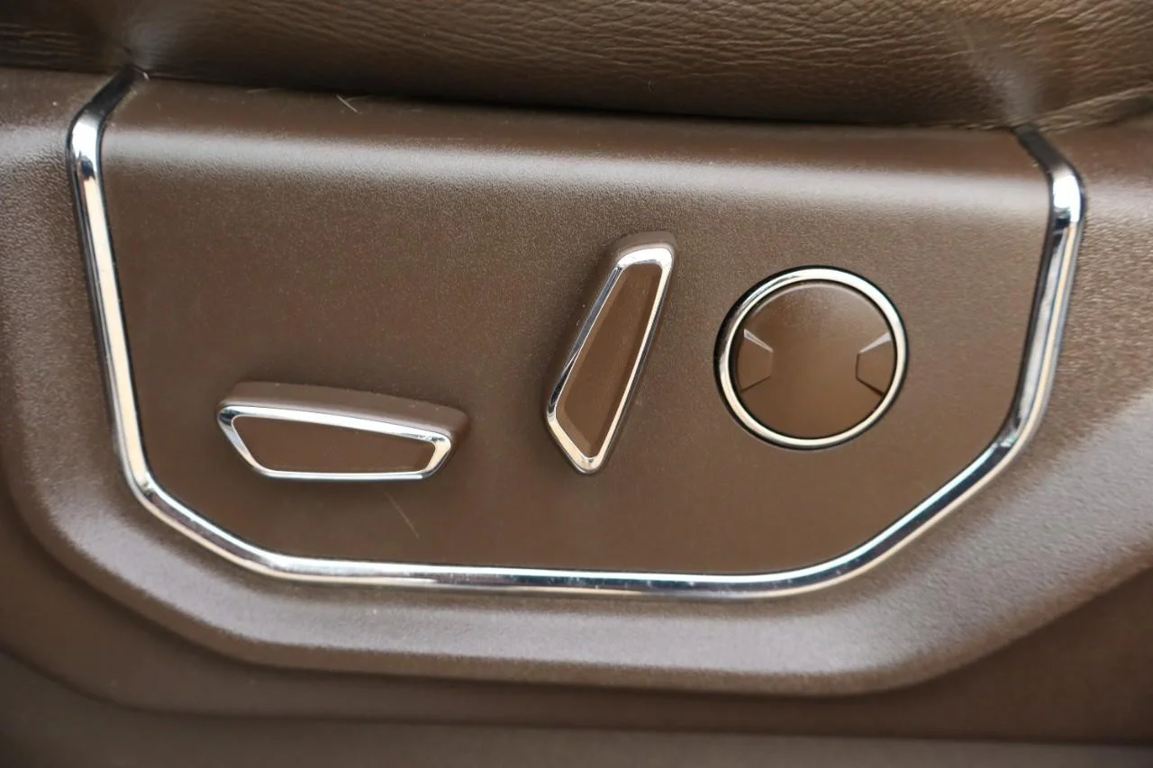 Used 2018 White Platinum Metallic Tri-Coat Ford King Ranch image 17