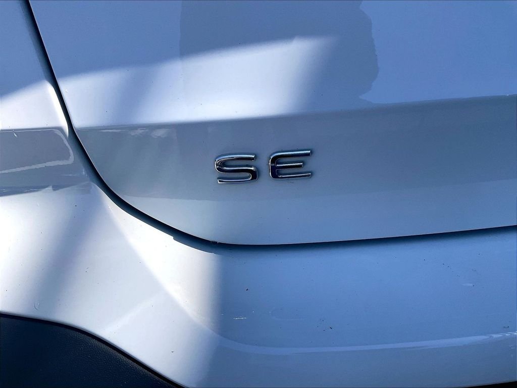 Used 2023 White Volkswagen 1.5T SE image 28