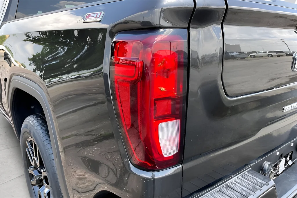 Used 2021 Brown GMC Elevation image 20
