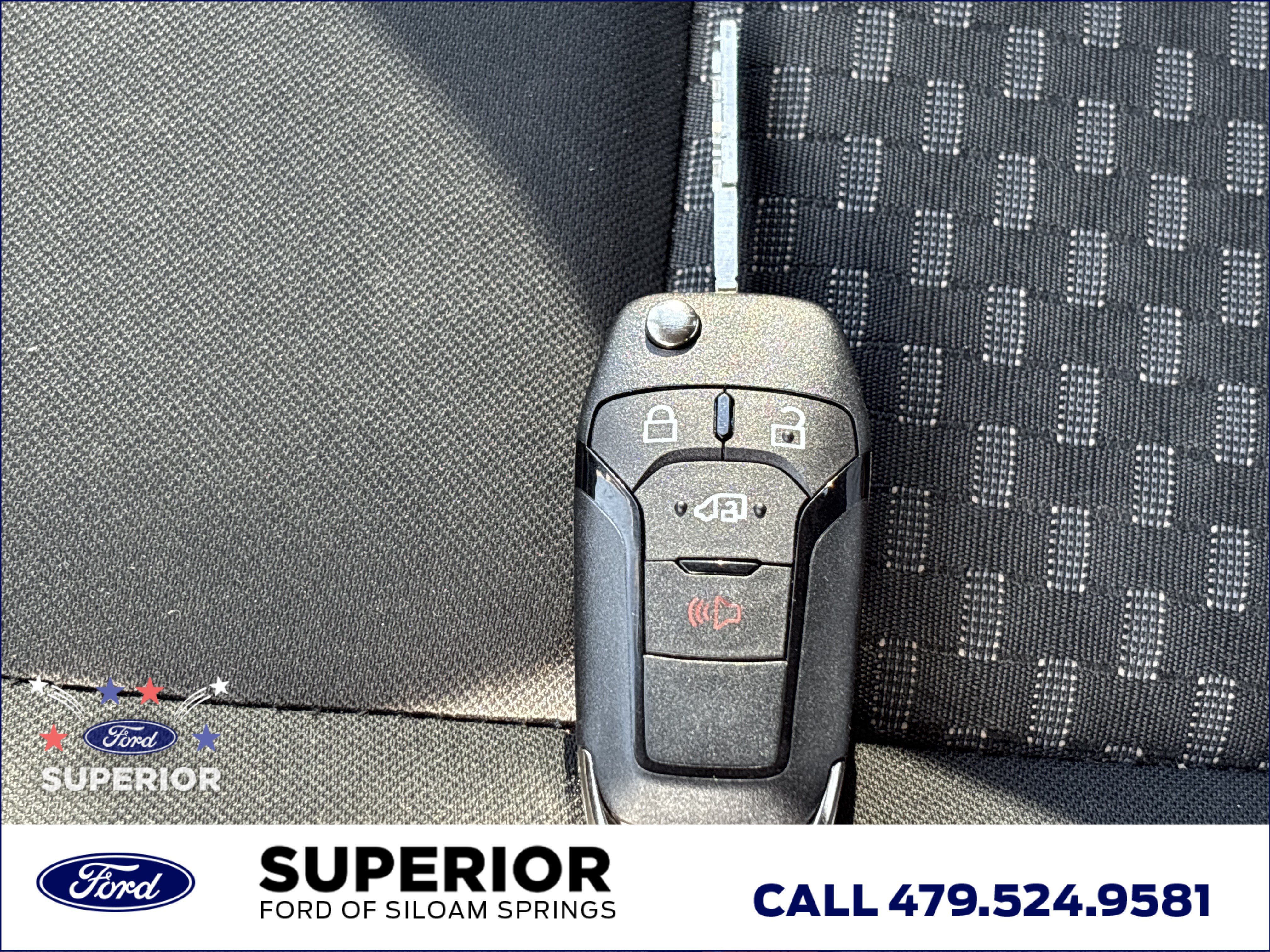 Used 2025 Oxford White Clearcoat Ford  image 33