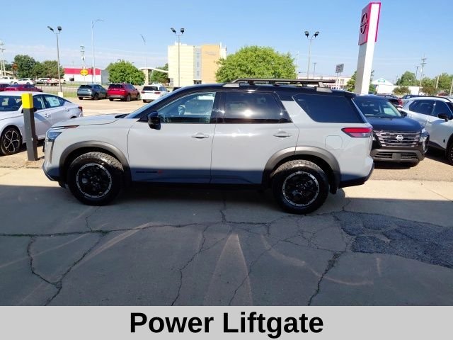 New 2026 Boulder Gray Pearl / Super Black Two-tone Nissan Rock Creek® image 8