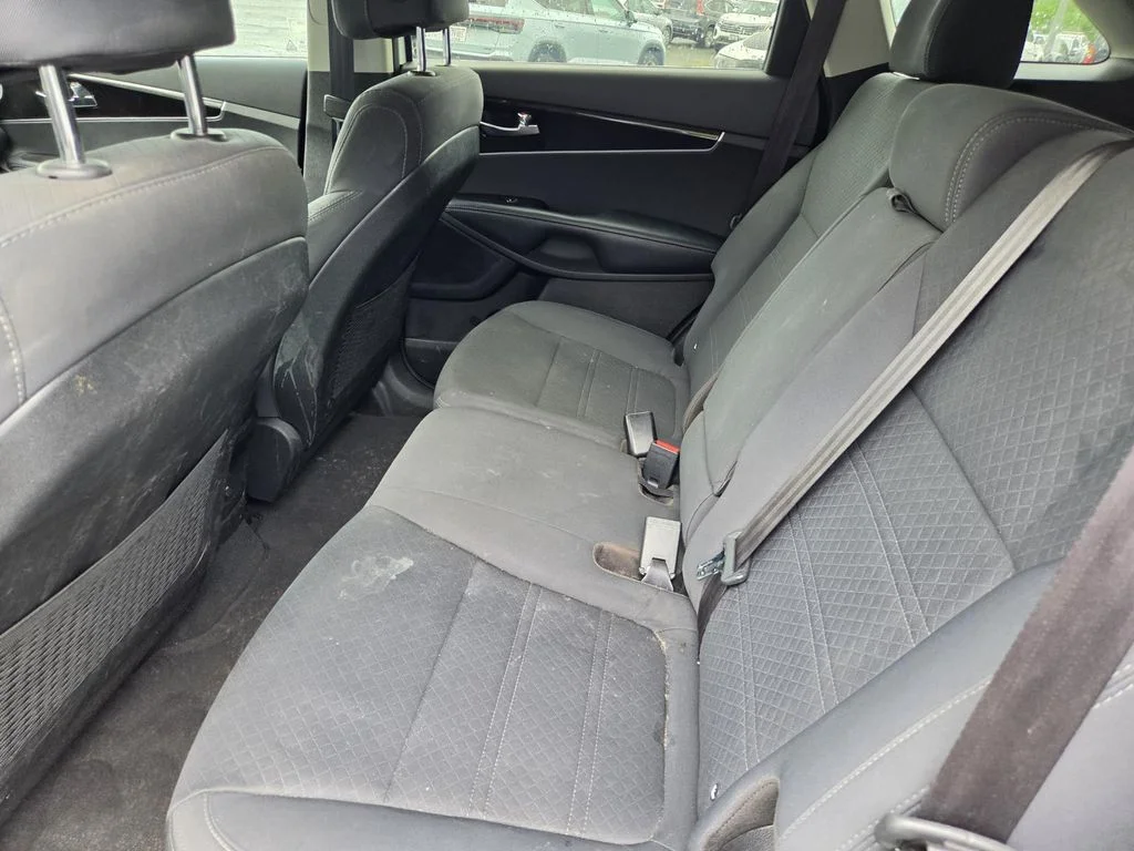 Used 2017 White Kia LX image 20