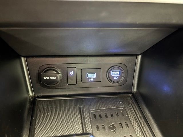 Used 2020 Black Hyundai Limited image 24