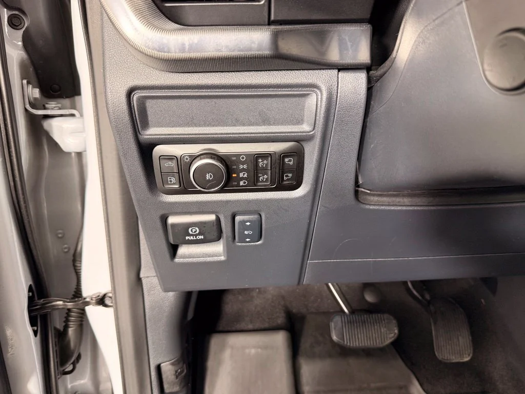 Used 2025 White Ford Platinum image 24