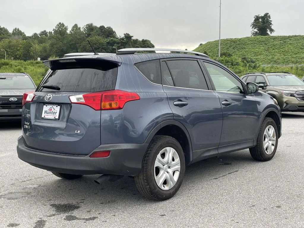 Used 2014 Shoreline Blue Pearl Toyota LE image 31