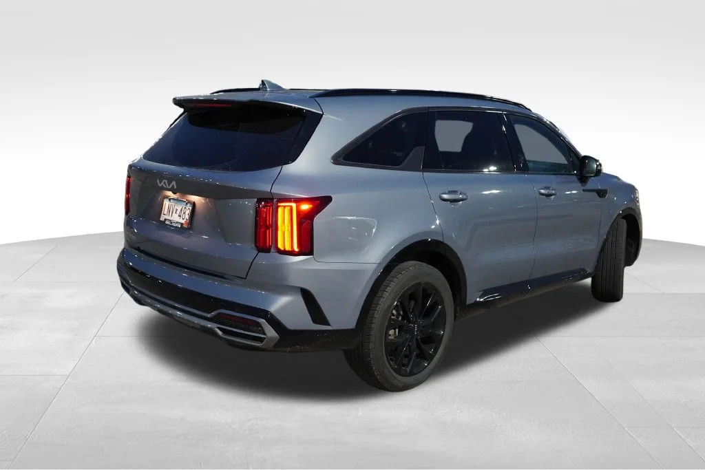 Used 2023 Everlasting Silver Kia SX image 3