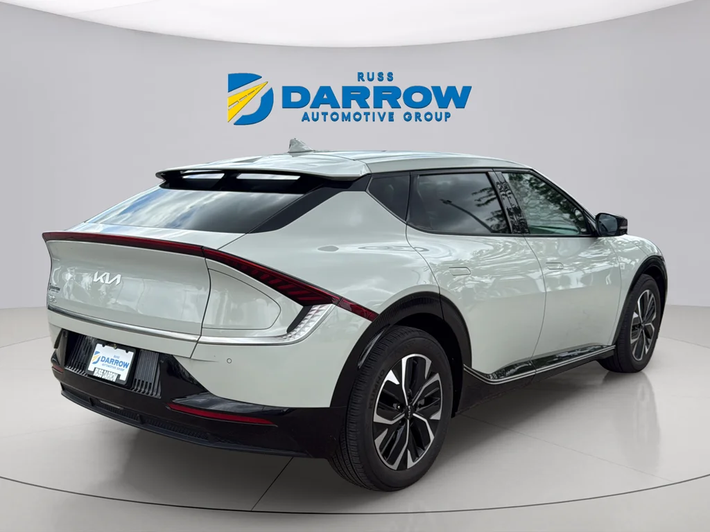 Certified Used 2023 White Kia Wind image 5