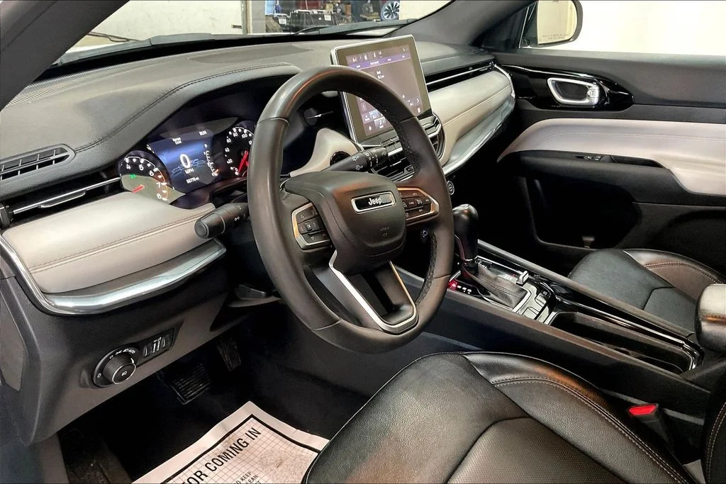 Used 2023 White Jeep Limited image 14
