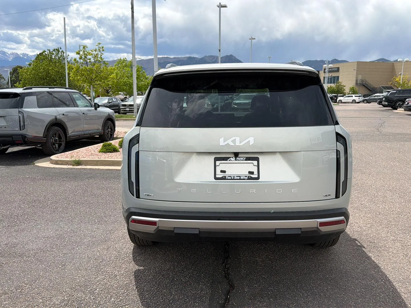 New 2027 Ivory Silver Kia EX image 5