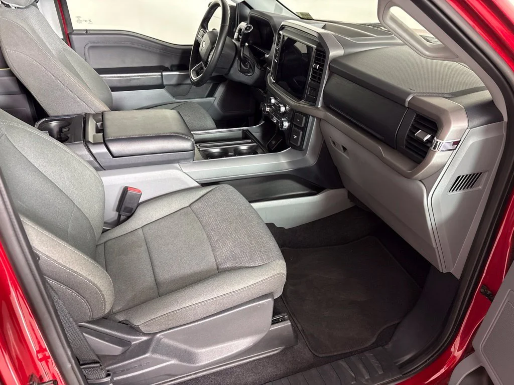 Used 2025 Red Ford XLT image 19