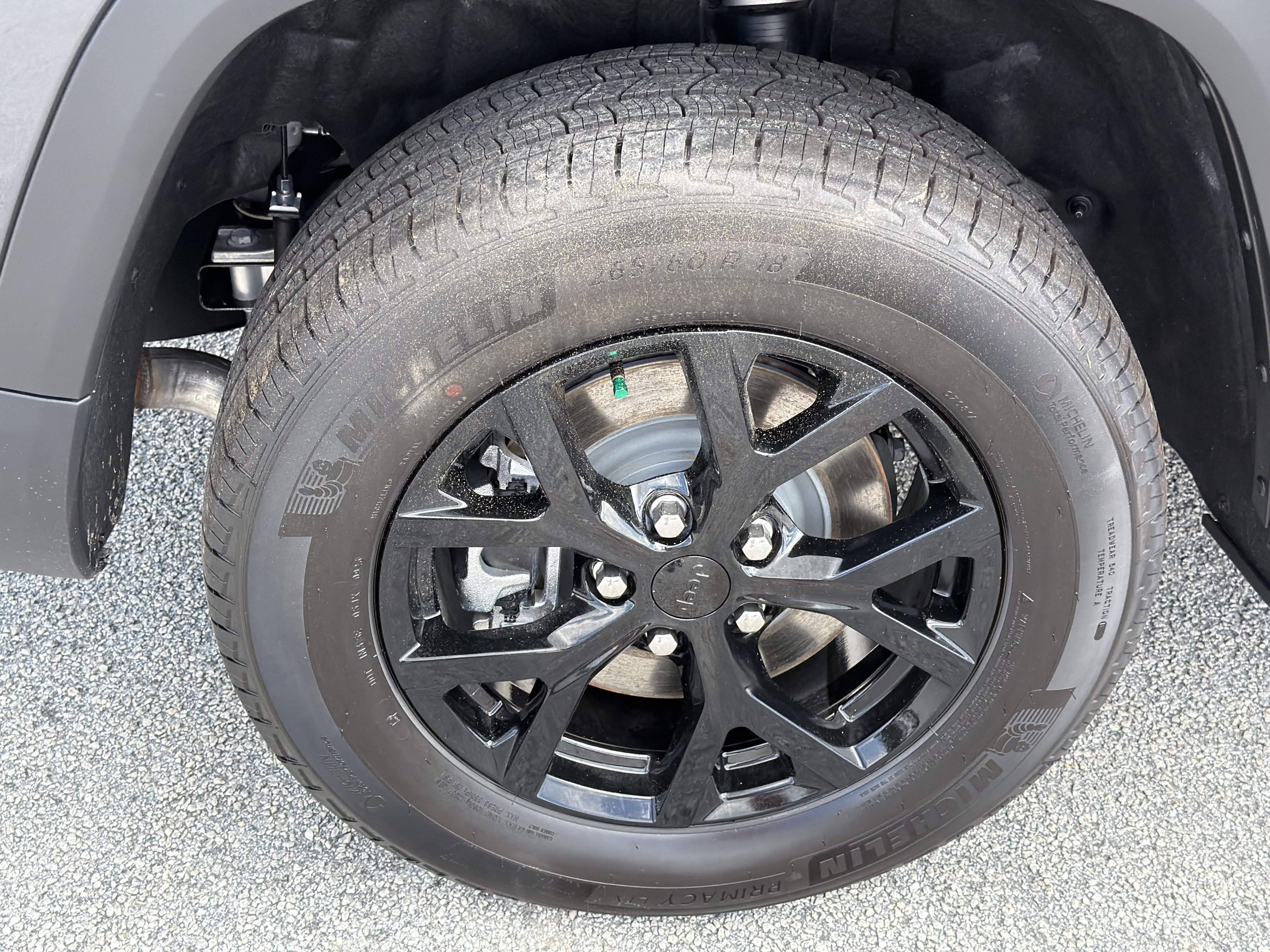 New 2026 Baltic Gray Metallic Clear-Coat Exterior Paint Jeep Laredo Altitude image 17