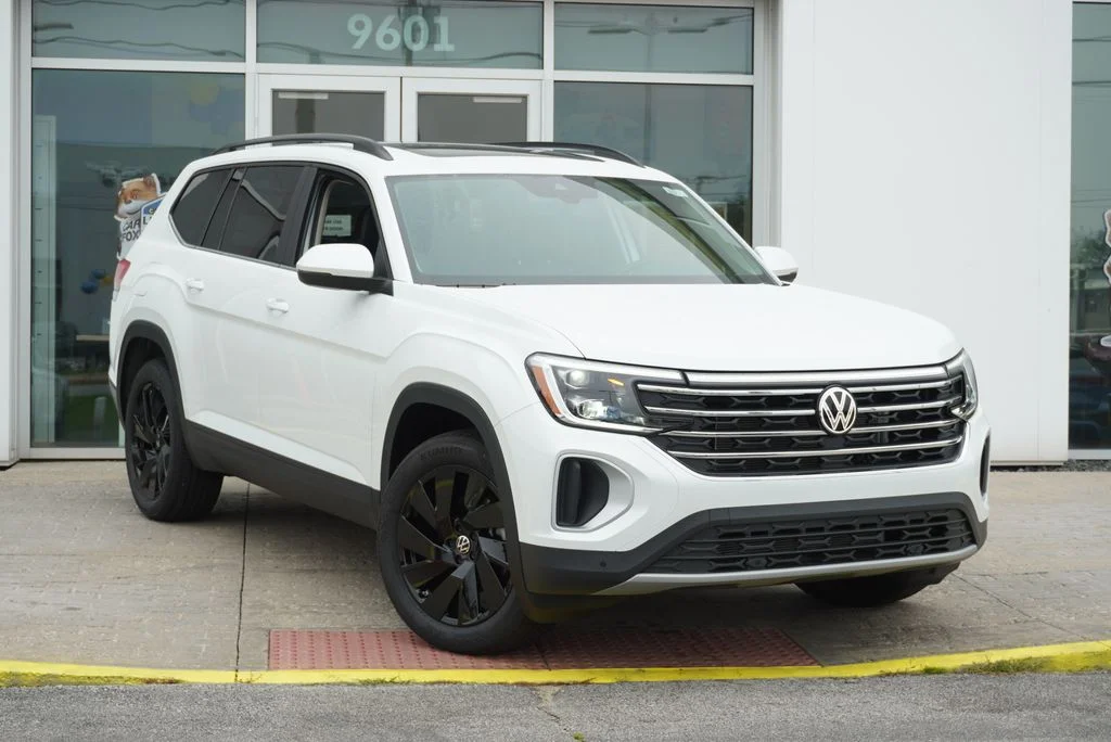 New 2026 White/off-white Volkswagen 2.0T SE w/Technology image 3