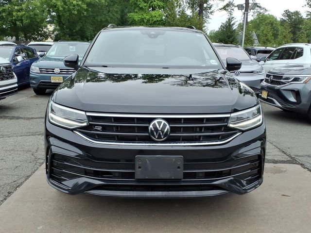 Used 2024 Black Volkswagen 2.0T SE R-Line Black image 4