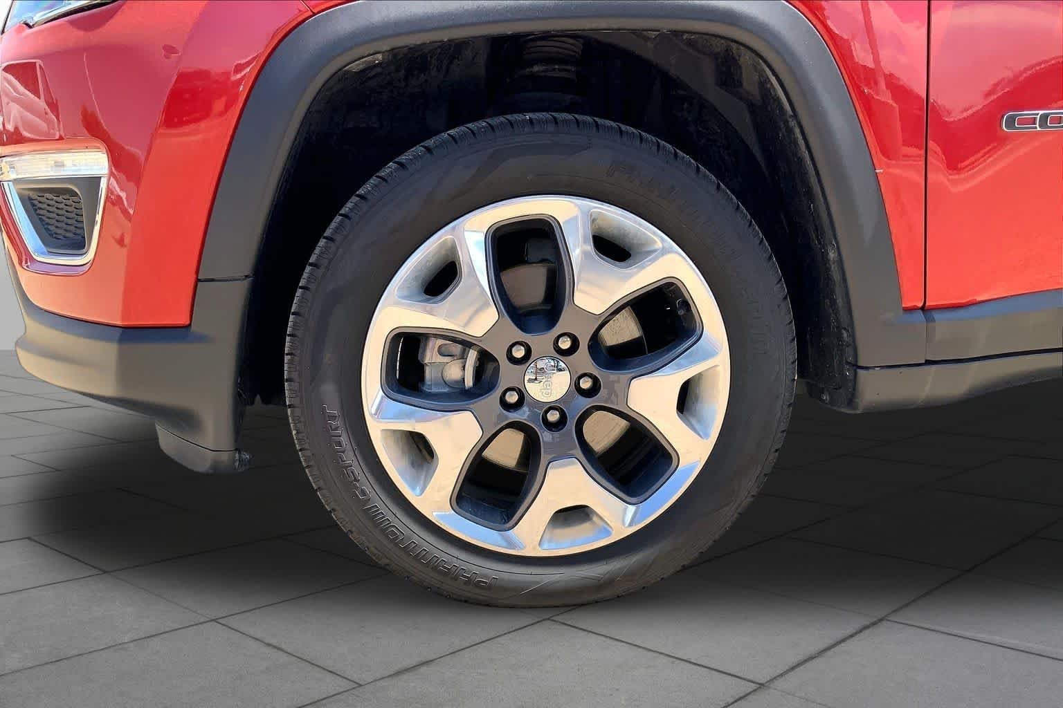Used 2021 Redline Pearlcoat Jeep Limited image 11