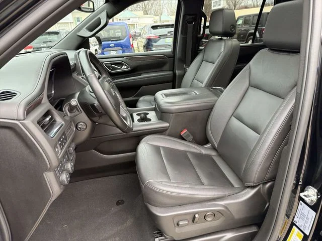 Used 2023 Black Chevrolet Z71 image 13