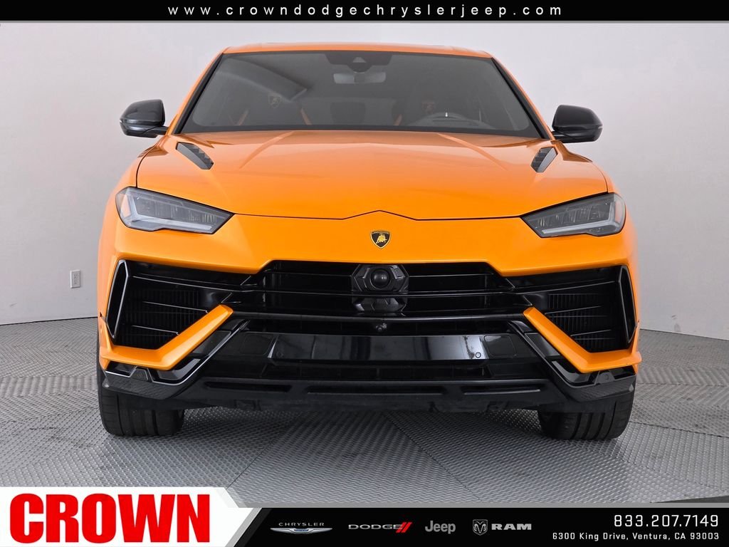 Used 2024  Lamborghini S image 2
