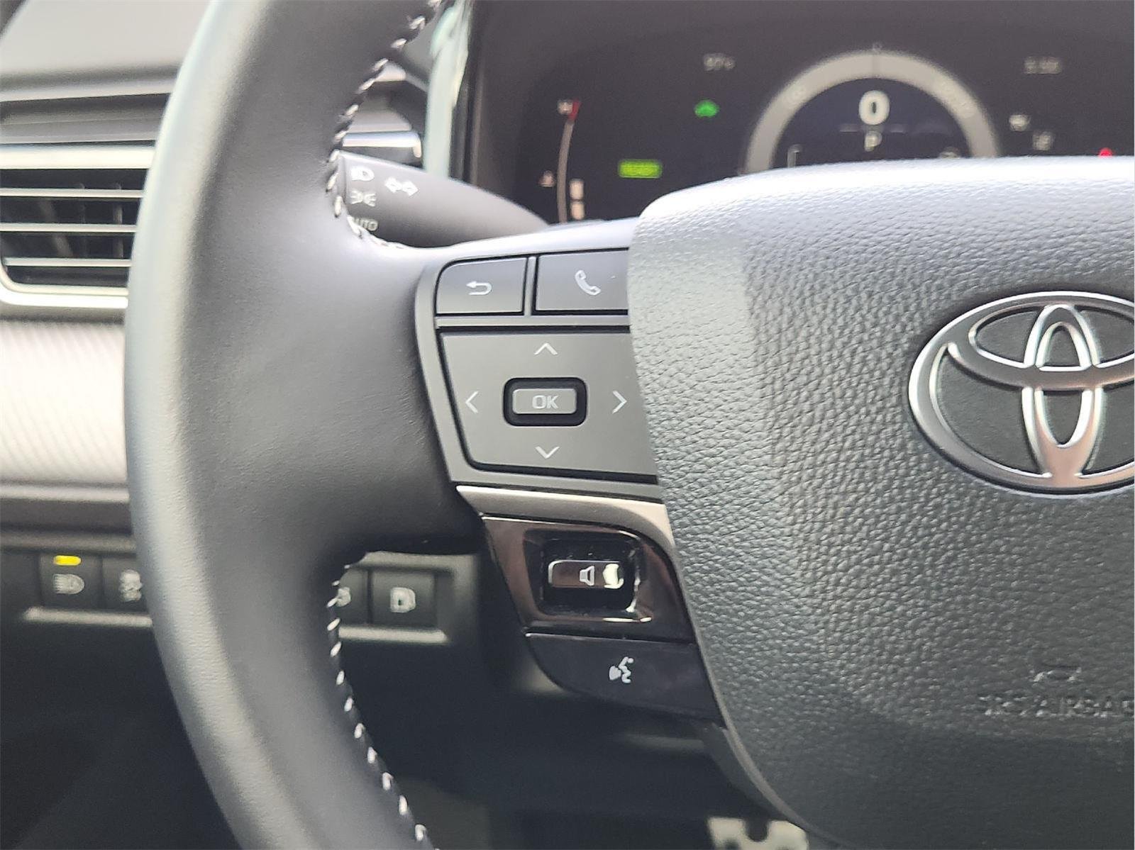 2025 Toyota Camry photo 28 of 33